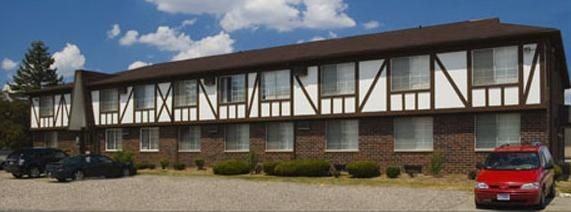 Hampton Square Apartments - Photo 3 of 6