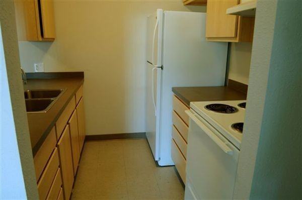 West Shore Apartments - Photo 3 of 5