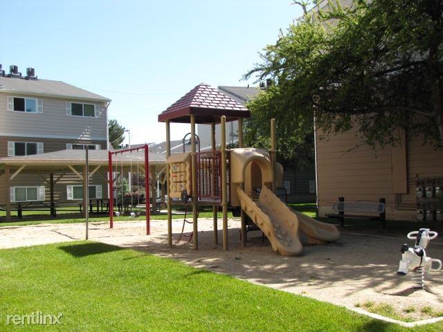 Mark Twain Apartments - Photo 3 of 3