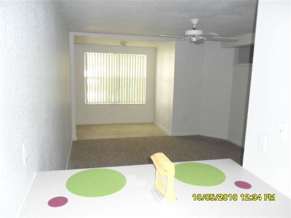 Park Avenue Villas - Photo 2 of 9