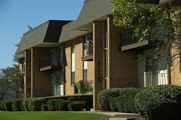 Riverland Woods Apartments - Photo 2 of 18