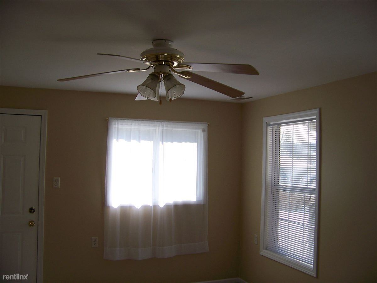 3527 E Lake Dr - Photo 3 of 7