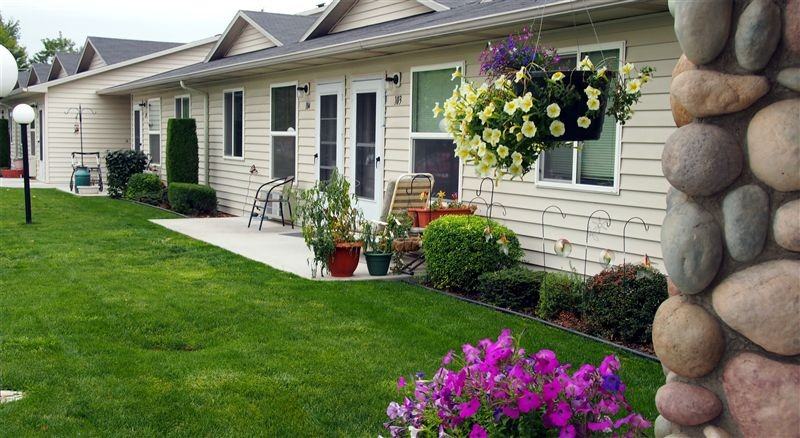 Autumn Court Apartments - Photo 3 of 6