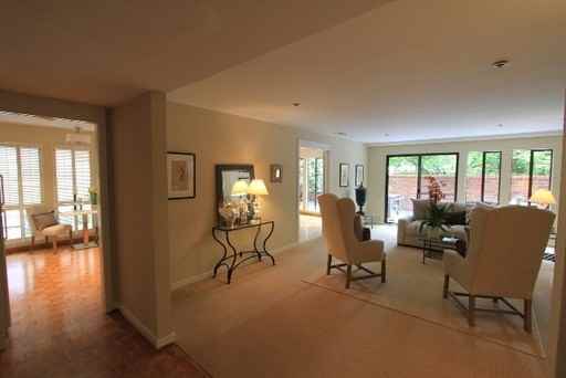 5283 Broadway Terrace - Photo 3 of 15