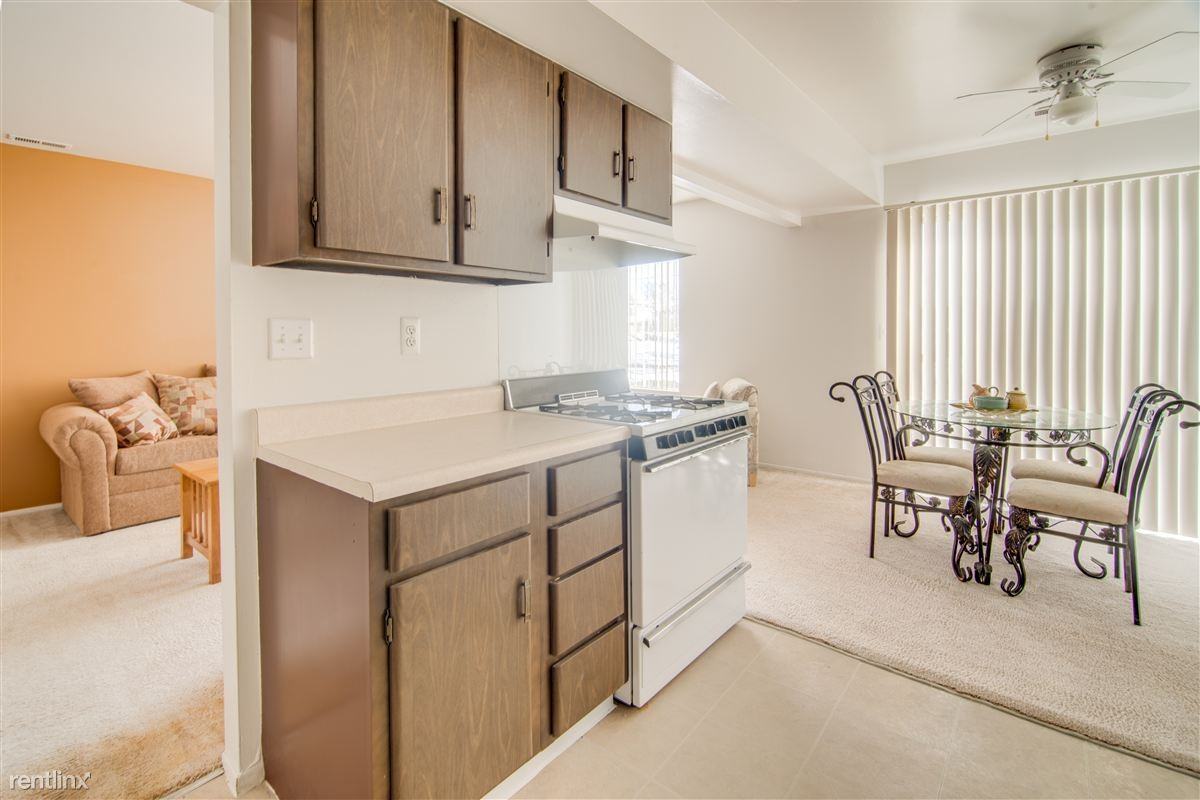 Farmbrooke Manor Apartments - Photo 2 of 24