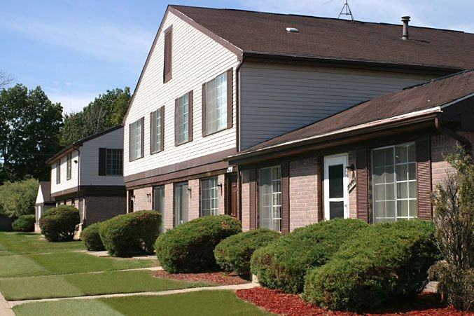 Farmbrooke Manor Apartments - Photo 3 of 24