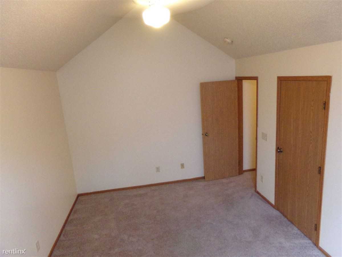 Streetsboro Village Square - Photo 3 of 4