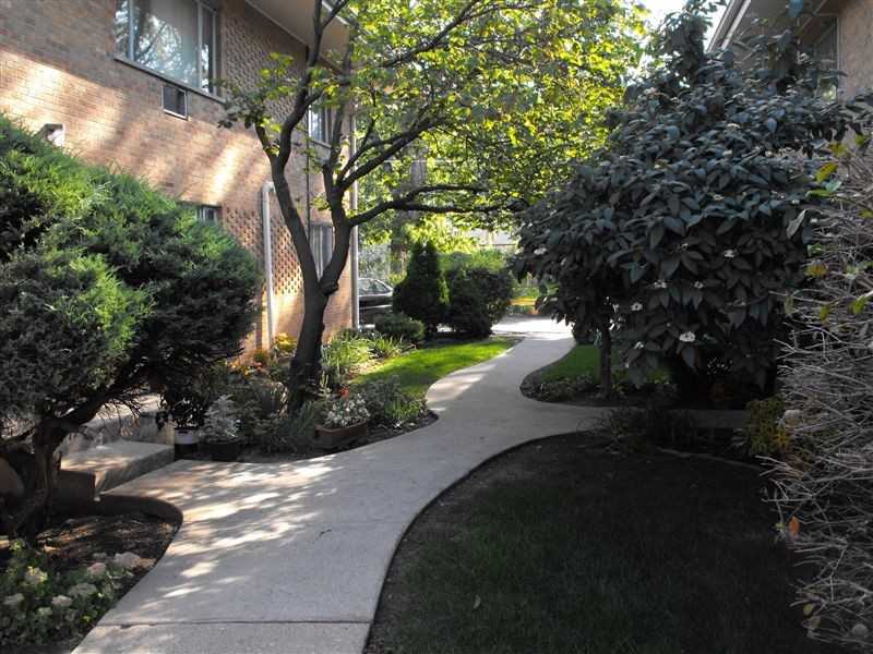 Maple Crossing Apartments - Photo 2 of 10
