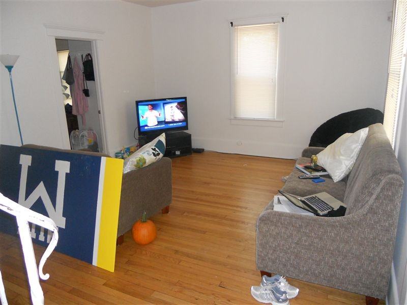 804 Dewey Ave - Photo 3 of 7