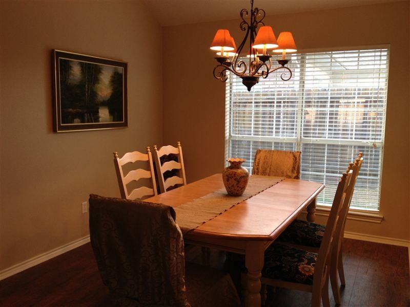 2415 Carnation Ct - Photo 3 of 10