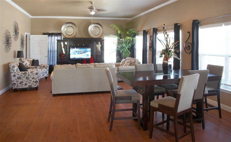 The Peaks at Country Club - Photo 3 of 18