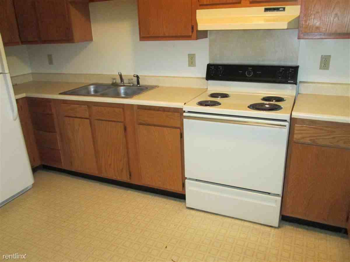 Stockton Apartments - Photo 2 of 4