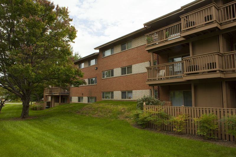 Clarke Manor Apartments - Photo 3 of 5