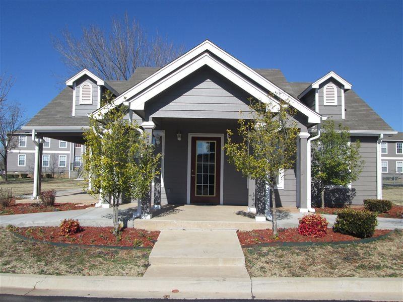 Lawton Pointe Apartments - Photo 2 of 7