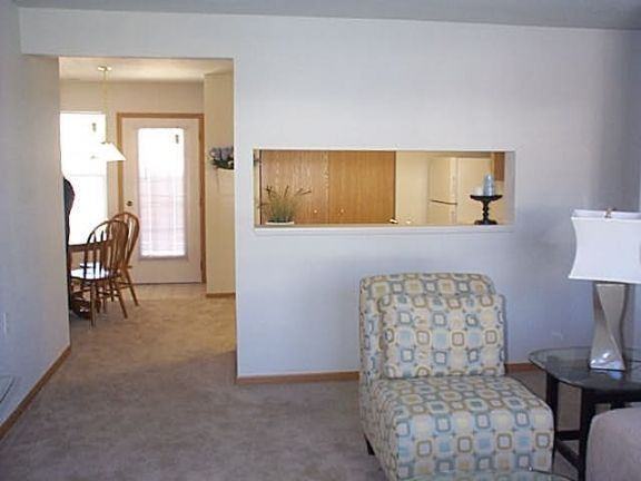 Village Glen Apartments & Townhomes - Photo 2 of 5