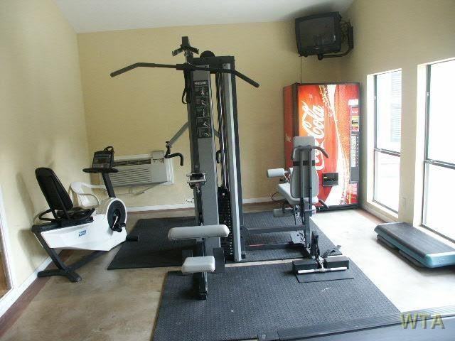 2819 Foster Ln - Photo 2 of 8