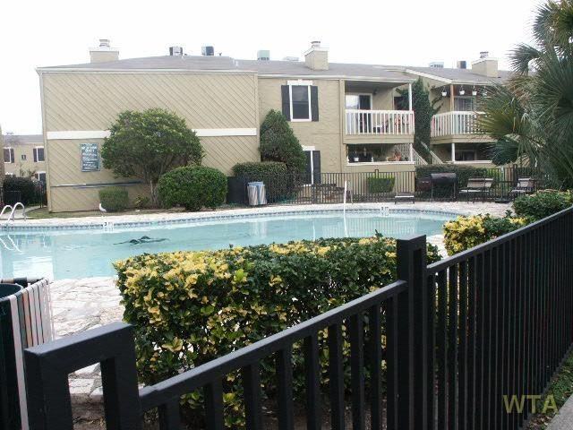 2819 Foster Ln - Photo 3 of 8