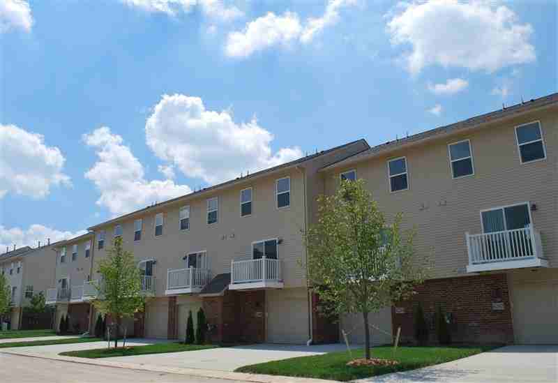 Blue Heron Pointe Townhomes - Photo 3 of 22