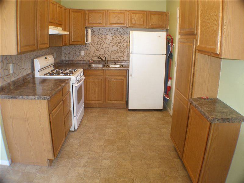 706 Patterson Ave - Photo 2 of 6