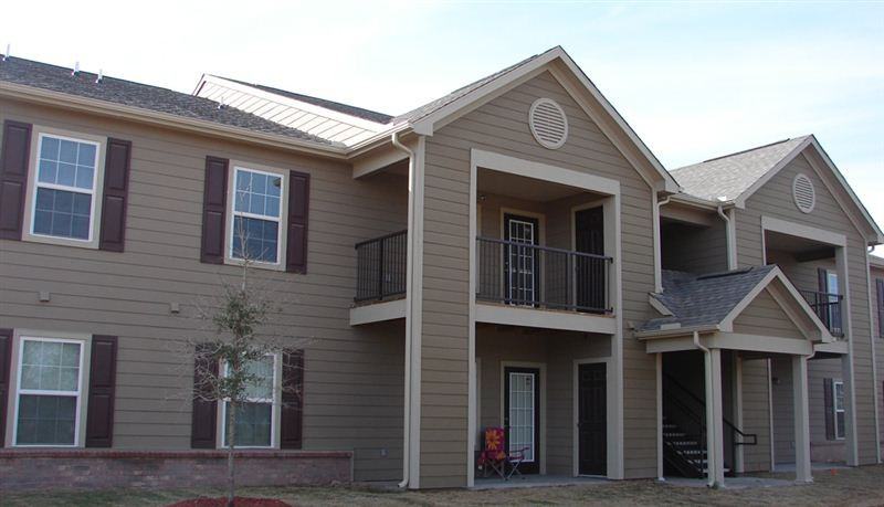 Country Club Apartments - Photo 3 of 7