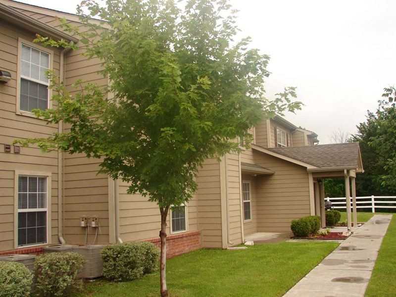 Highlands Apartments - Photo 3 of 8