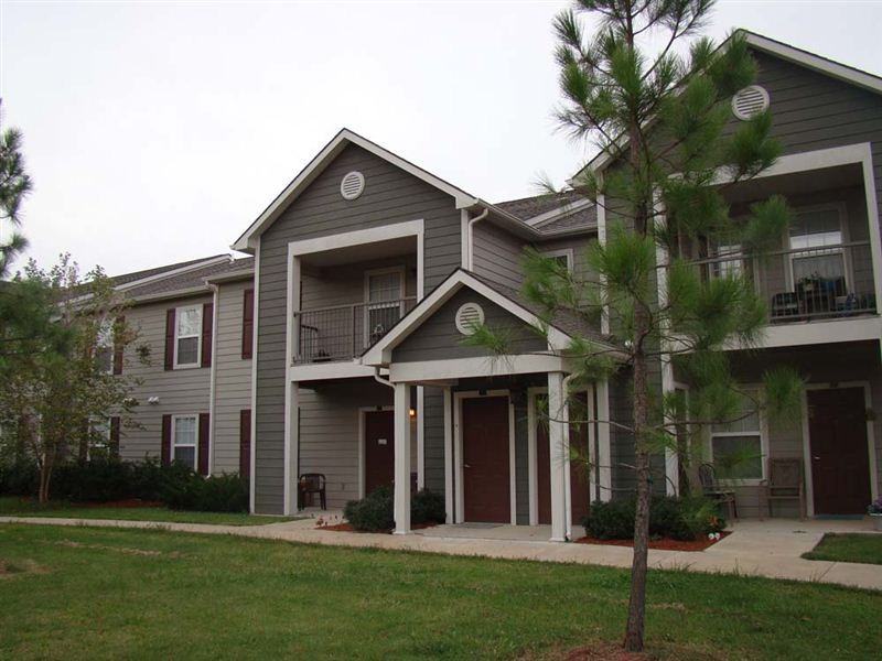 Oxford Place Apartments - Photo 3 of 6