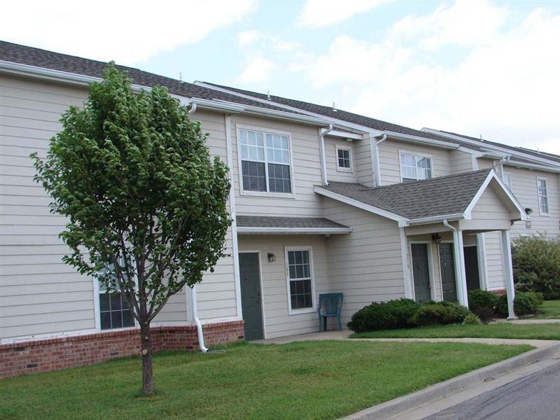 Pheasant Run Apartments - Photo 3 of 6