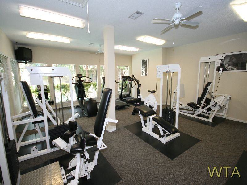 2800 Bartons Bluff Ln - Photo 2 of 7