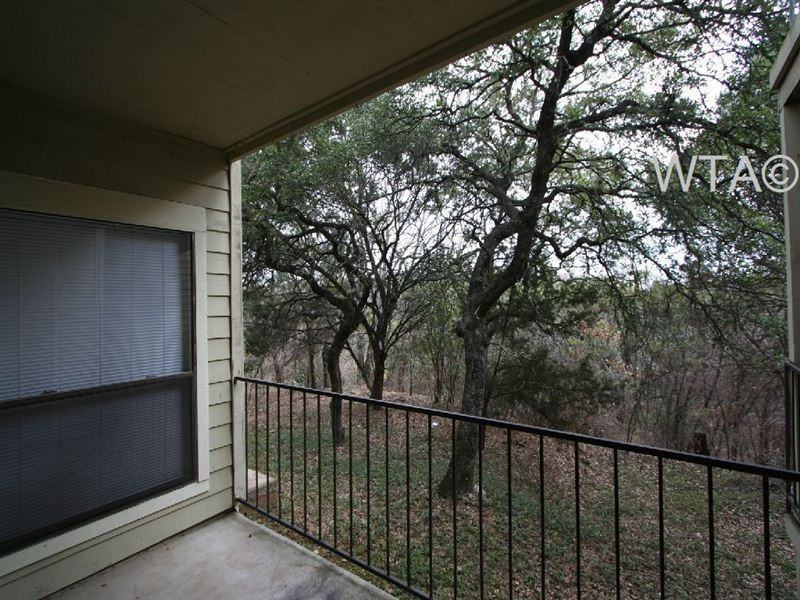 2800 Bartons Bluff Ln - Photo 3 of 7