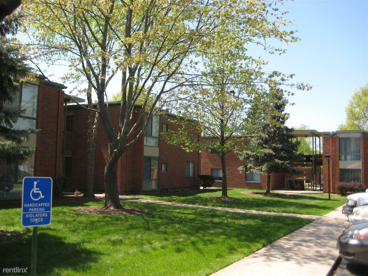 Courtyard - Photo 2 of 13