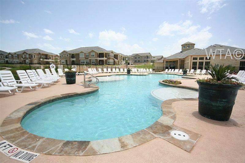 Highway 90 and Fm 211 - Photo 2 of 13