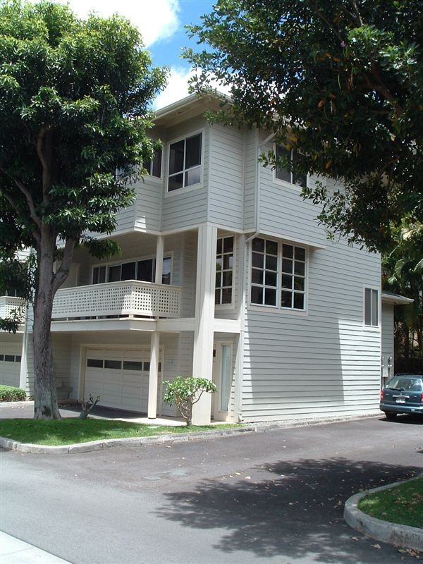 1310 Moanalualani Pl #D - Photo 3 of 10