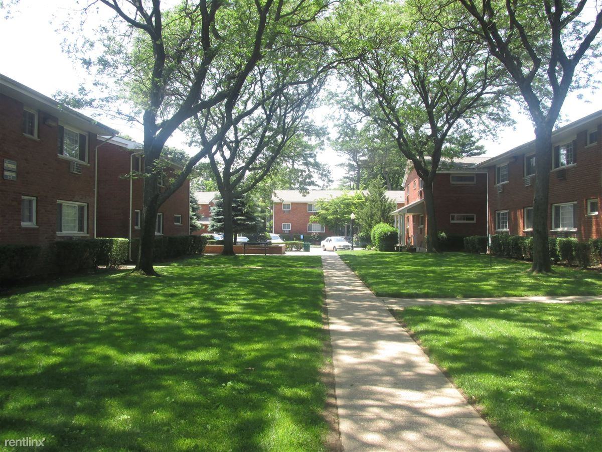 Eagle Rock Apartments at Mineola - Photo 3 of 15