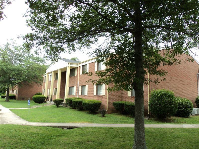 Plantation House Apartments - Photo 3 of 5