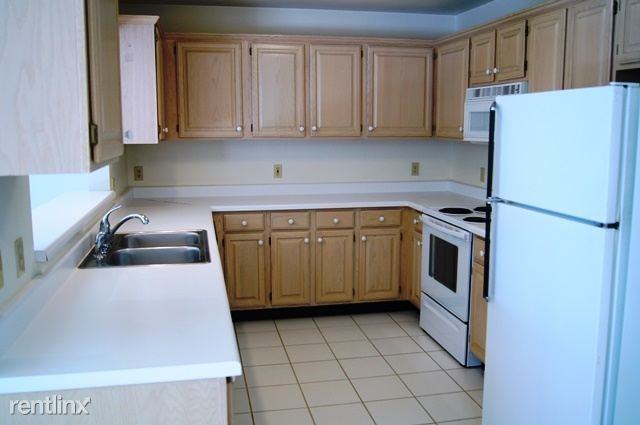 521 Beloit St - Photo 3 of 11