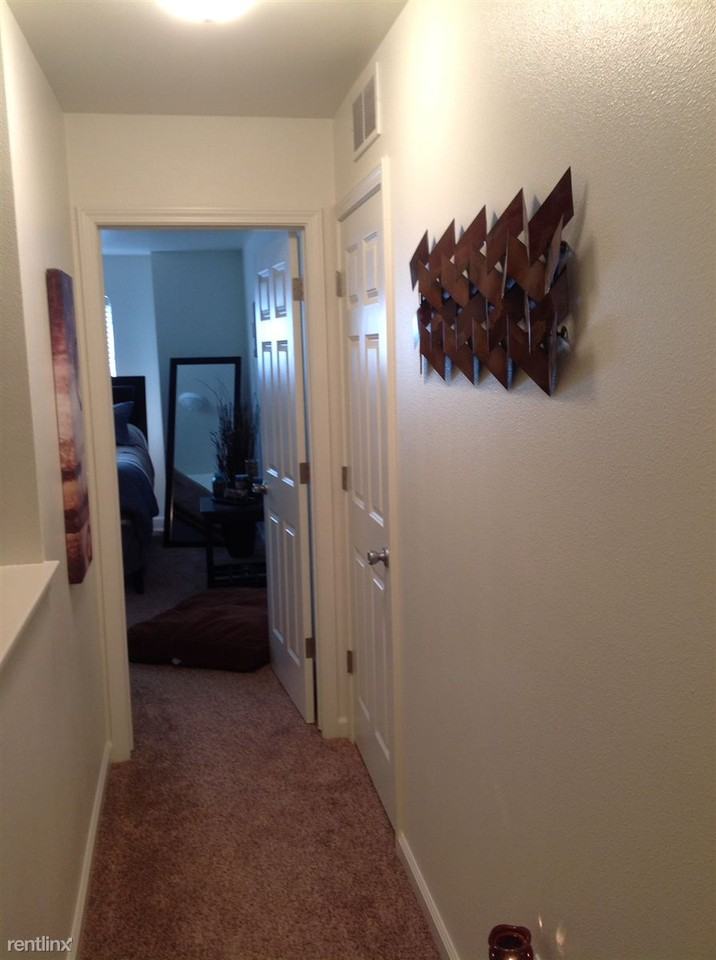 319 Prairie Dr, - Photo 3 of 8