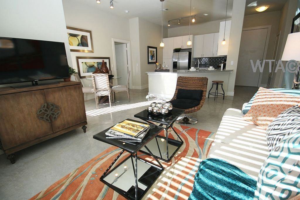 Dowtown - Photo 2 of 9