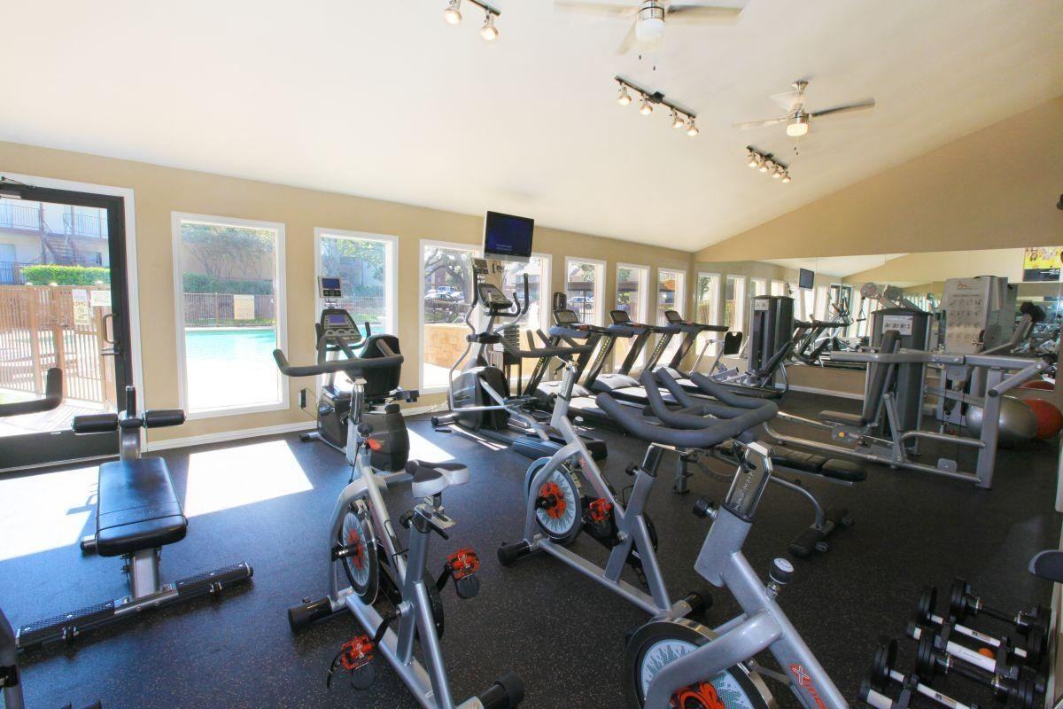 Enclave at Prestonwood Apartments - Photo 2 of 9