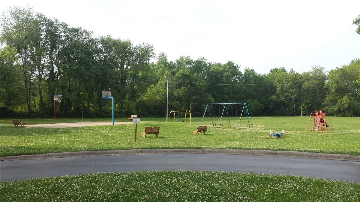 CAMPBELLSVILLE MANOR APARTMENTS - Photo 3 of 3