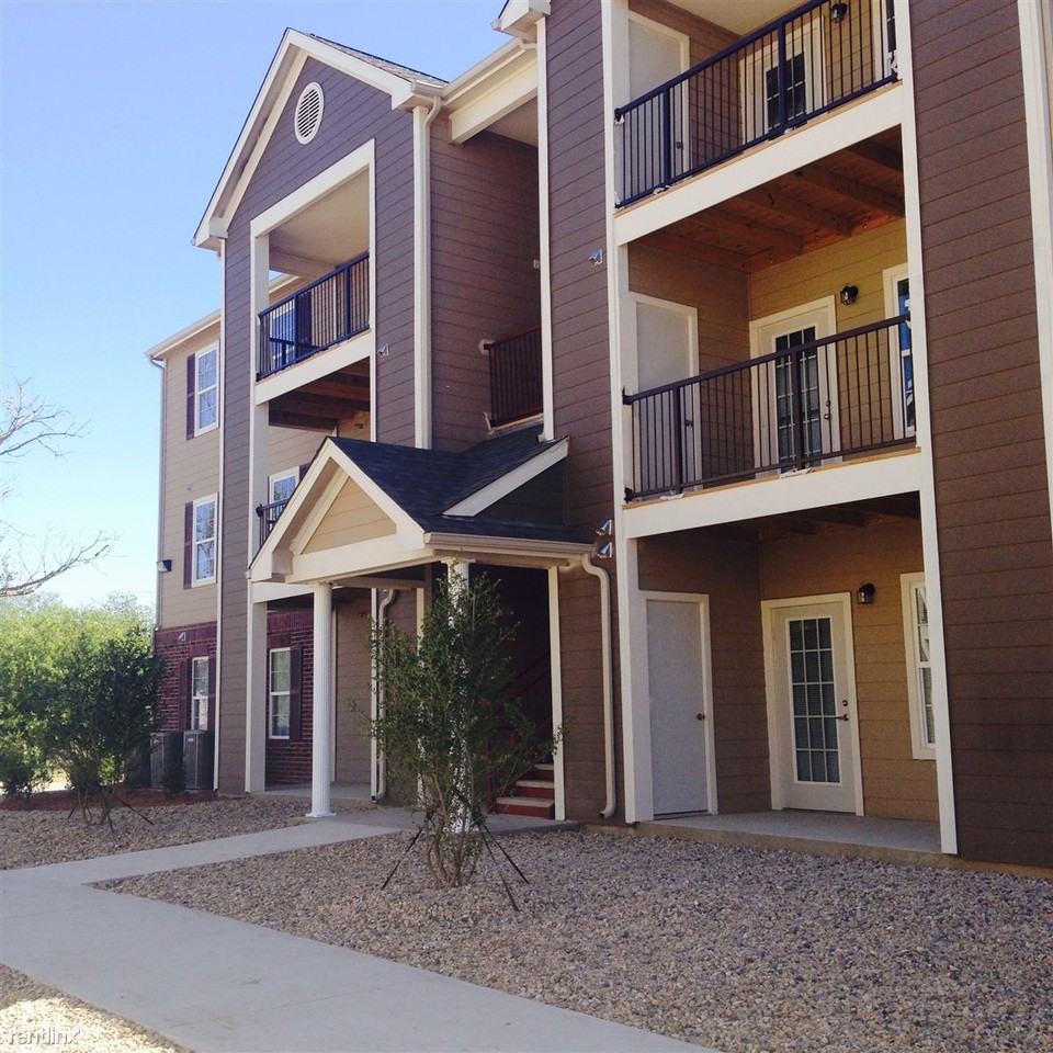 Winchester Arms Apartments - Photo 2 of 8