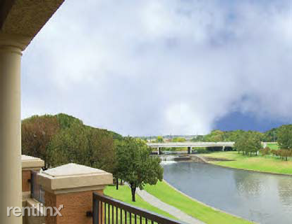 Luna @ I-635 - Photo 3 of 13