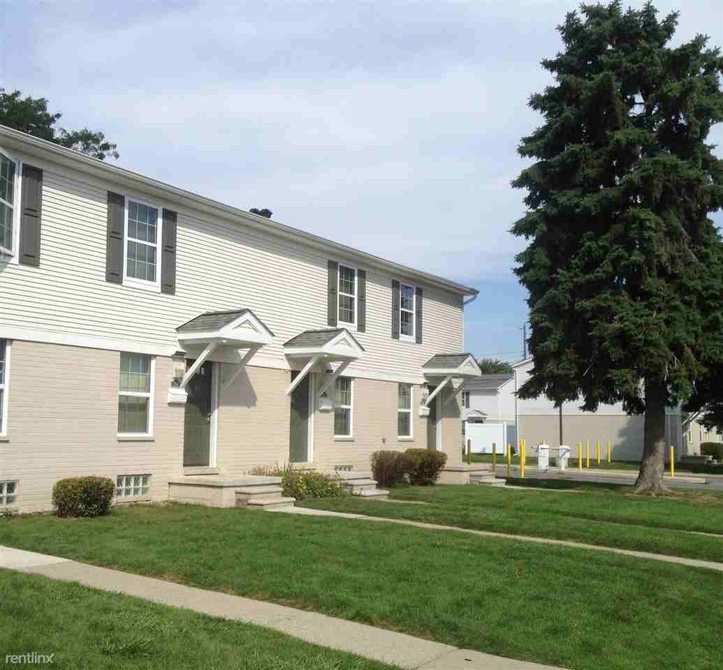 Spring Lake Village Apartments - Photo 3 of 4