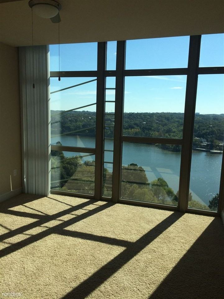 Rainey St  7L7317 - Photo 3 of 11