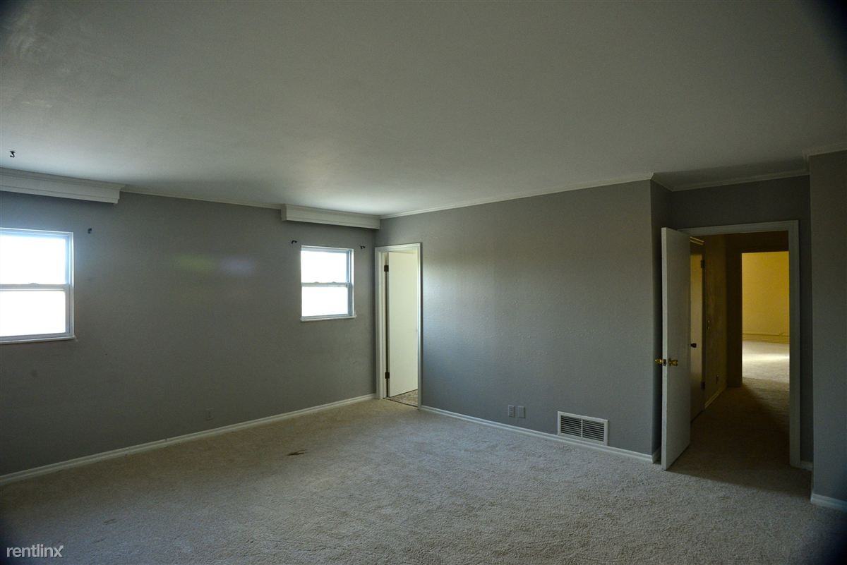 6341 Glenbrook Ct - Photo 2 of 11