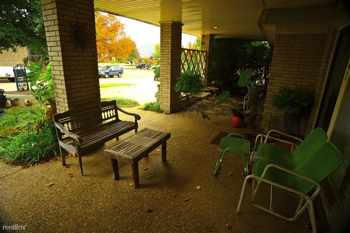 6341 Glenbrook Ct - Photo 3 of 11