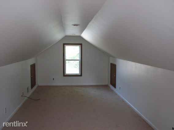 35040 Cherry Hill Rd - Photo 3 of 7