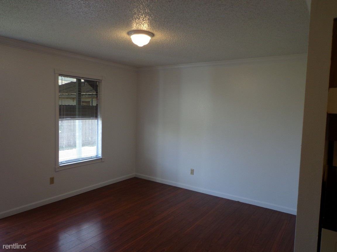 Silverwood Apartments - Photo 2 of 9