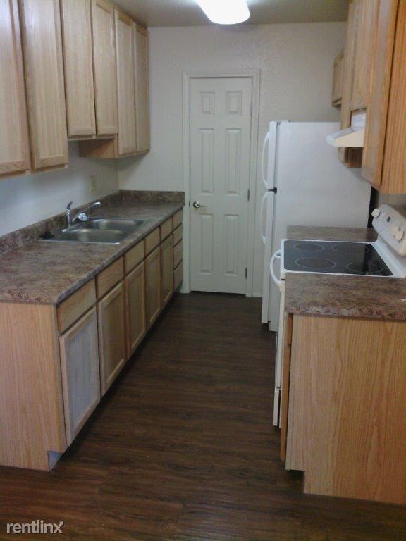 Colusa Garden Apartments - Photo 3 of 8