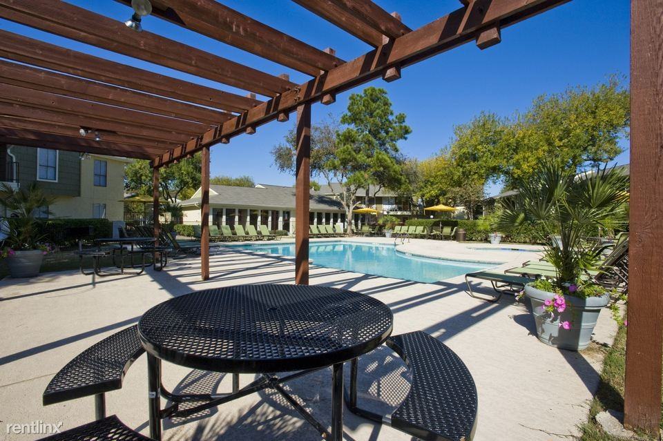 Edgebrook @ I-45 - Photo 2 of 8