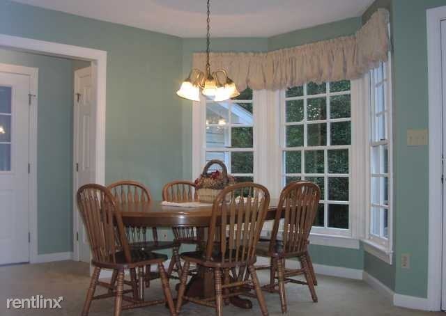 1103 Edinburgh Ct - Photo 3 of 9